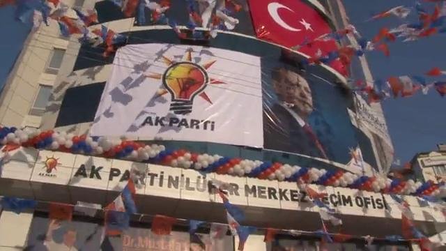 Nilüfer'de AK Parti'den miting gibi açılış -1