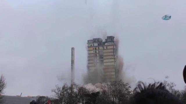 Avrupa'nın en yüksek kulesi böyle yıkıldı