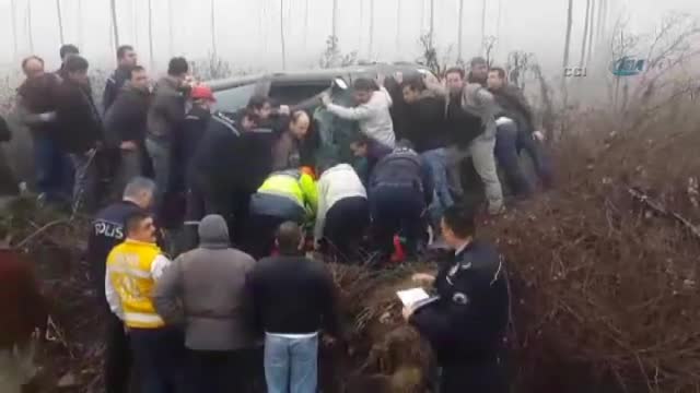 Yaralı sürücüyü böyle çıkardılar