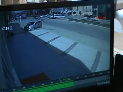 Bursa'da korna sesiyle panikleyen sürücü kaza yaptı