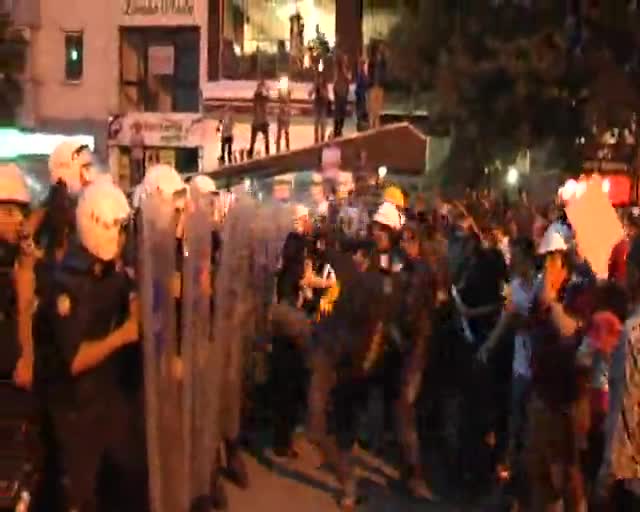 Bursa'da Soma faciasını protesto eyleminde gerginlik!-1