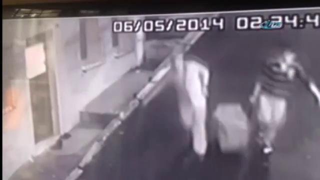 Vahşetin görüntüleri ortaya çıktı! Cesedi böyle taşıdılar!