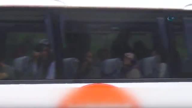 Yolcu otobüsü sele kapıldı