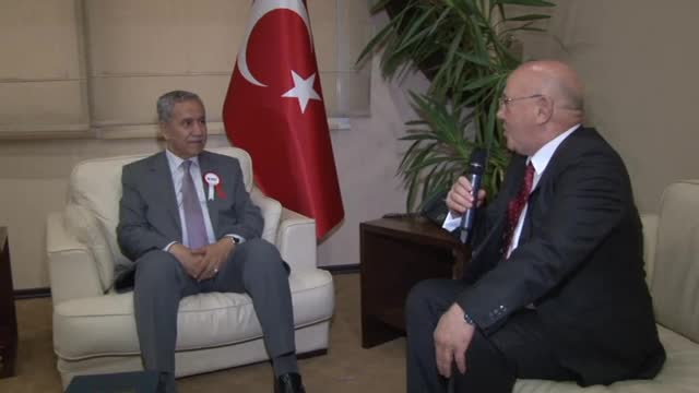 Bülent Arınç'tan Gazeteciler Konfederasyonu için mesaj