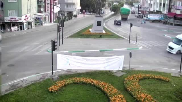 Mobese kameralarından saniye saniye kaza kaydı