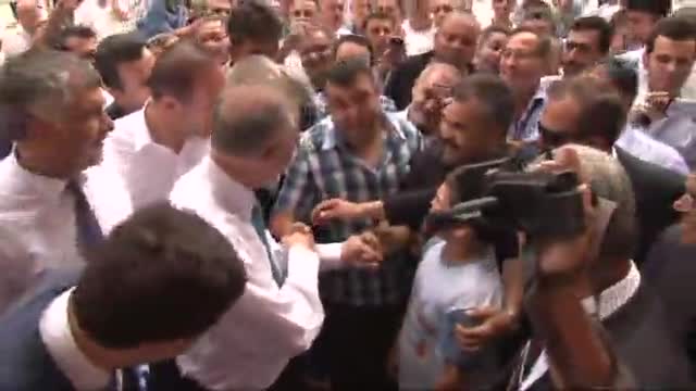 İhsanoğlu'na şok protesto!