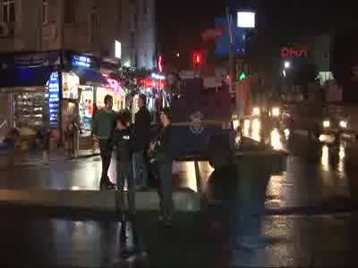 Çekirdek yiyerek izlediler...