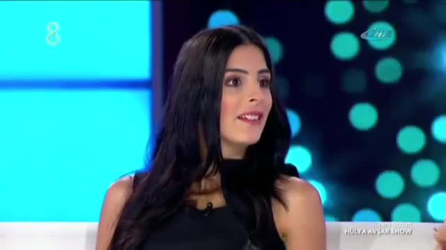 Hülya Avşar konuğuna bakın ne yaptı ?