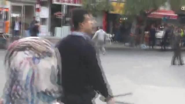 Satırlı saldırgan kamerada