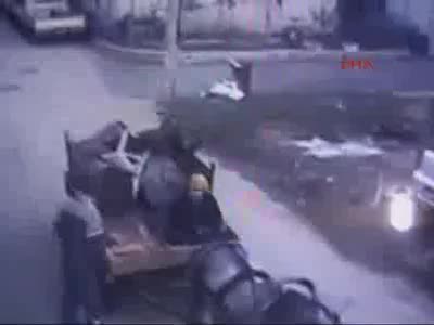 Bursa'da at arabalı hırsızlar güvenlik kamerasında!