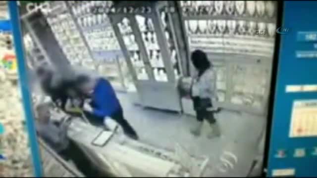 Çanta hırsızı kamerada