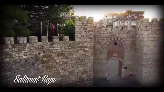 Bursa klibinde Büyükşehir Belediye Başkanı türkü söyledi