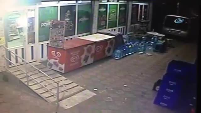 Silahlı soyguncu sert kayaya çarptı