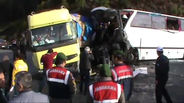 Katliam gibi kaza: 5 ölü