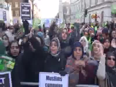 Londra'da Charlie Hebdo protestosu