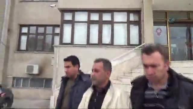 Eşini kendisiyle konuşmadığı için bıçaklamış