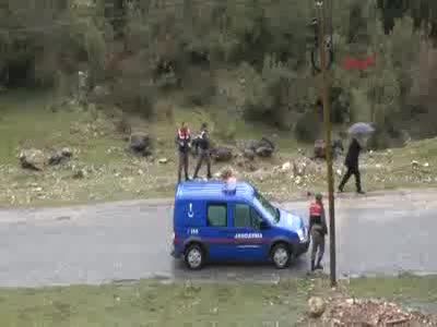 Üniversite öğrencisini öldürüp yaktılar