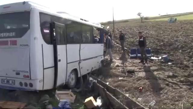 Bursa'da iki servis minibüsü çarpıştı