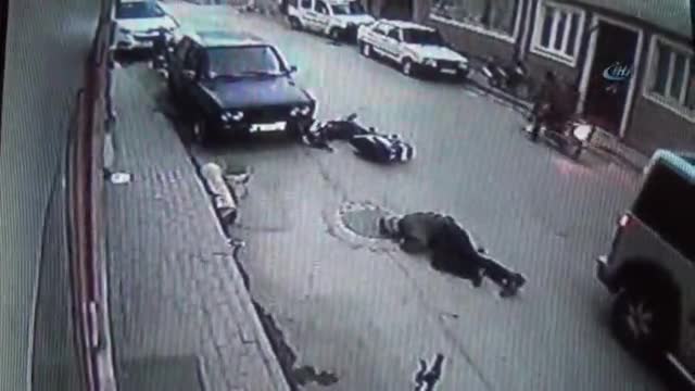 Bursa'da bisikletle otomobil çarpıştı!