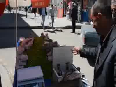 'İmama uydu' artık erik satıyor