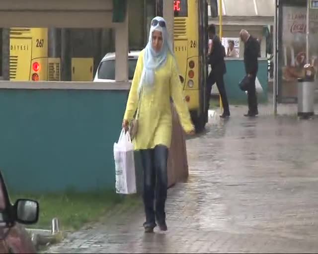 Bursa yağmura hazırlıksız yakalandı