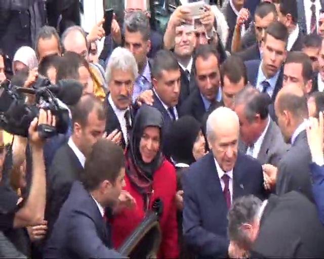 Devlet Bahçeli Bursaspor atkısını taktırmadı mı?