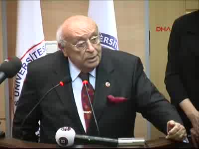 Süleyman Demirel hastaneye kaldırıldı!