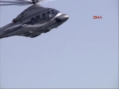 Miting alanına helikopterle geldi...