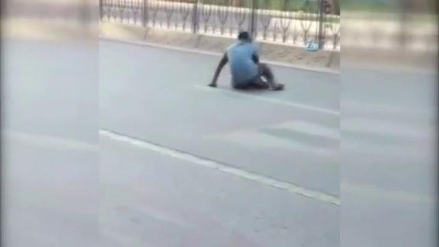 İstanbul'da uyuşturucu kullanan Afrikalı, trafiği alt üst etti