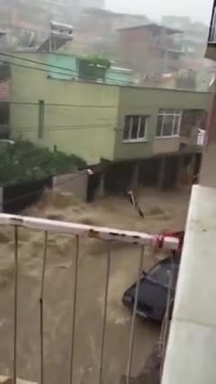 Sel kıyamet senaryolarını aratmadı