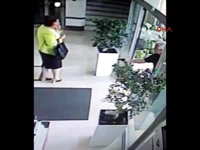 Milletvekili adayına silahlı saldırı