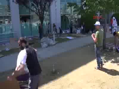 Reno eylemcileri fabrika dışında