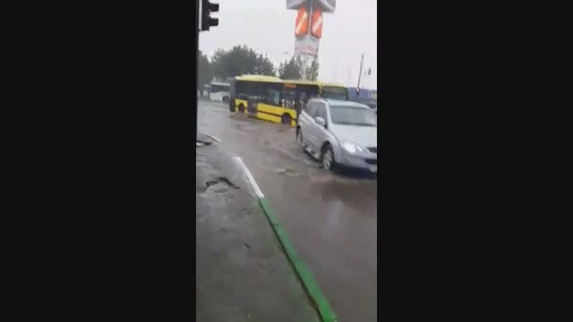 Bursa'da yollar göle döndü!