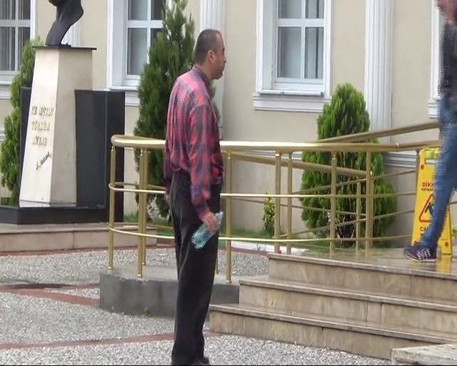 Yardım kesilince kendisini yakmak istedi
