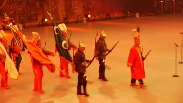 Bursa Mehter Takımı izleyenleri büyülüyor