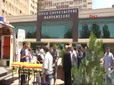 Diyarbakır'da bombalı saldırıda yaralanan vatandaşlar sandık başına gitti
