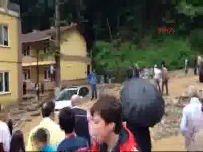 Turizm bölgesi sele teslim