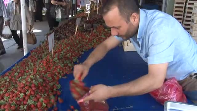 Bursa pazarlarında yaz bereketi