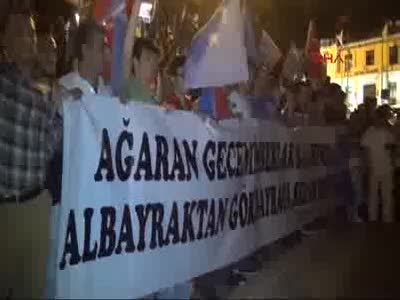 Bursasporlu taraftarlar Uygur Türkleri için yürüdüler