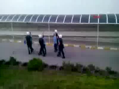 İftar vakti işçilere polis müdahalesi