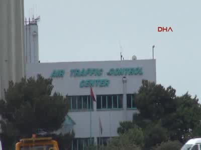 Uçakları taciz etmeye devam ediyorlar