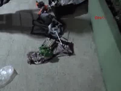Bavuldan bomba çıktı!
