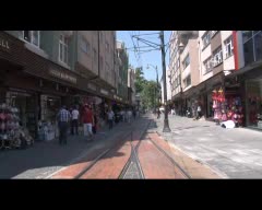 Bursa'da yol soranlardan bıkan esnaf çareyi kampanya yapmakta buldu