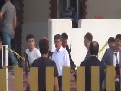 Emniyet Müdürlüğü'ne saldırı: 2 polis şehit oldu, 2 PKK'lı öldürüldü