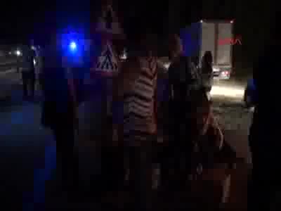 Bursa'da yolcu otobüsü TIR'a çarptı: 33 yaralı