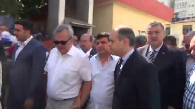 Şehidi binlerce kişi uğurladı