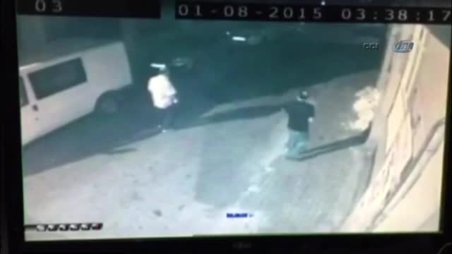 Pencereden sarkıp çaldı