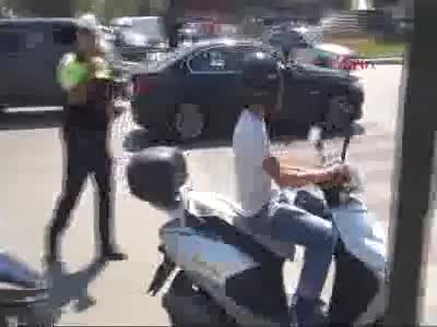 Bursa'da 'Kask motosikletin emniyet kemeridir' diye uyarıp ceza yazdılar