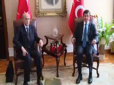 Davutoğlu ve Bahçeli  Meclis'te görüştü