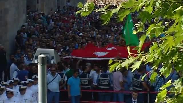 Bursa şehidine ağladı!